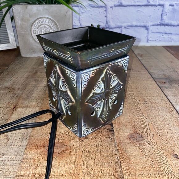 Scentsy DSW-HOPE Cross Full Size Wax Warmer - Picture 15 of 16